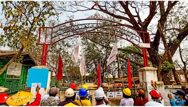 ဗန်းမောက်မြို့မှာ ပညာရေးဌာနက ဆရာဆရာမ တစ်ရာကျော်ဟာ ဖိအားပေးတာတွေရှိလို့ အကြမ်းမဖက်အာဏာဖီဆန်လှုပ်ရှားမှု CDM ကနေထွက်ကြ