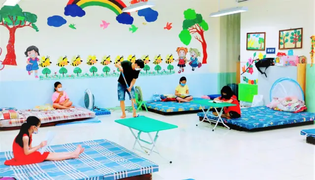 Mức hỗ trợ tiền ăn cho tất cả trẻ em từ 0 - 16 tuổi đang điều trị, cách ly y tế tập trung và phải cách ly y tế tập trung là 80.000 đồng/ngày/cháu trong 21 ngày.