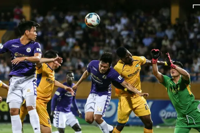 Trưởng ban tổ chức giải LS V-League 2021 Nguyễn Minh Ngọc cho biết, toàn bộ 7 cặp đấu vòng 13 LS V-League 2021 sẽ phải hoãn lại
