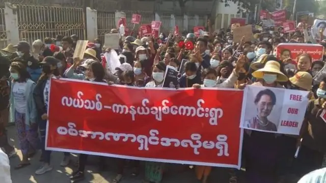 လယ်သစ်ရွာရဲ့စစ်အာဏာရှင်ဆန့်ကျင်ရေးဆန္ဒပြပွဲတစ်ခု