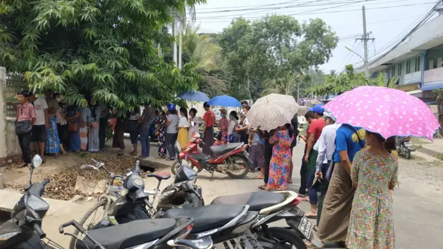 ရခိုင်မှာလည်း ဘဏ်တွေကငွေထုတ်သူတွေ အခက်အခဲဖြစ်နေ