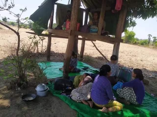 စစ်ကောင်စီတပ်တွေအင်အားသုံးမှာကို စိုးရိမ်ပြီး ကင်းနယ်က လူထောင်ချီ ထွက်ပြေးနေ