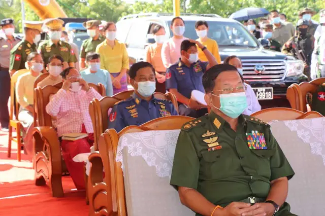 စစ်ကောင်စီဥက္ကဋ္ဌကိုယ်တိုင်တက်တဲ့ ဗိုလ်ချုပ်အောင်ဆန်းတံတား နာမည်ပြောင်းပွဲ