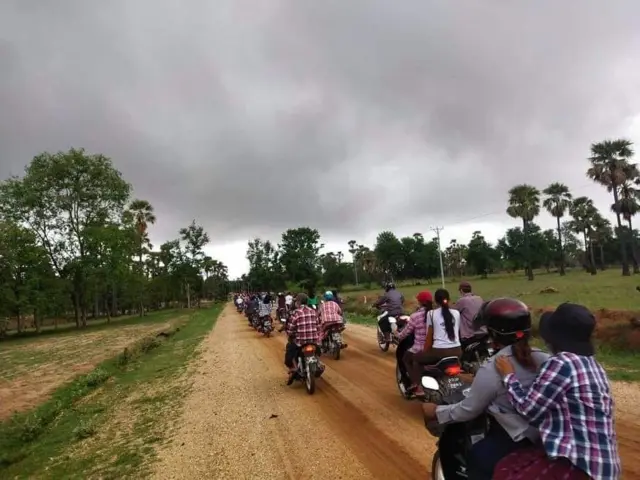 မိုးထဲလေထဲက မြိုင်သပိတ်စစ်ကြောင်း