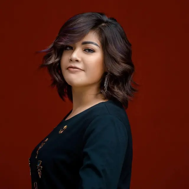 Female Vocalist-Athin Cho Swe