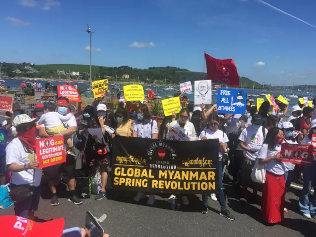 G7 ထိပ်သီးအစည်းအဝေးကျင်းပရာ ယူကေနိုင်ငံ Cornwallမှာ မြန်မာ့အရေး ဆန္ဒပြ