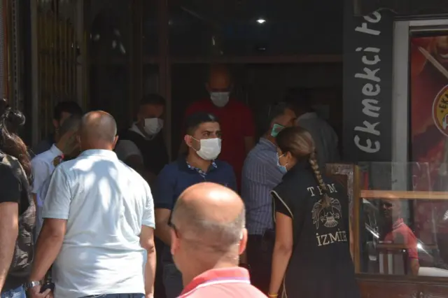 HDP'nin İzmir'deki parti binasına silahlı saldırı düzenlendi, bir kişi gözaltına alındı
