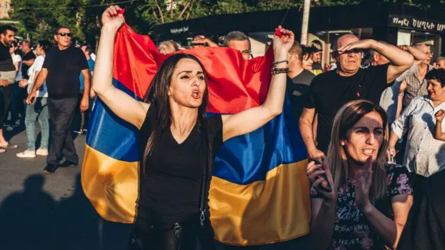 أثناء الحملة الانتخابية التي سبقت الانتنخابات