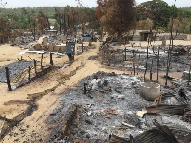 မီးဘေးသင့် ကင်းမရွာခံတွေ ပြန်လည်ထူထောင်ရေးခက်ခဲနေ