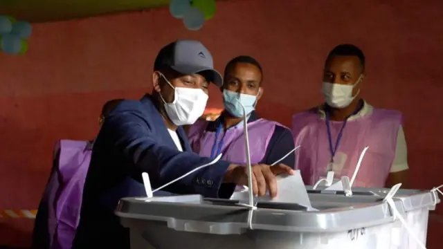 ቀዳማይ ሚኒስትር ኣብዪ ኣሕመድ መሪጹ