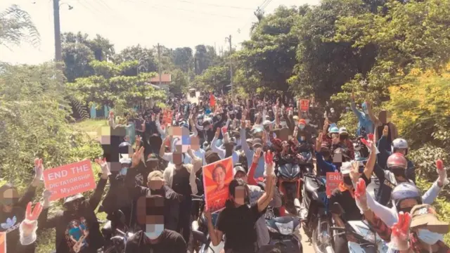 ထားဝယ်က မေလ ၂ ရက်နေ့ဆန္ဒပြပွဲ