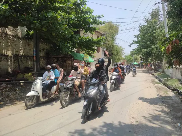 စစ်ကိုင်းမြို့ စစ်အာဏာသိမ်း ဆန့်ကျင်တဲ့ ဆိုင်ကယ်သပိတ်