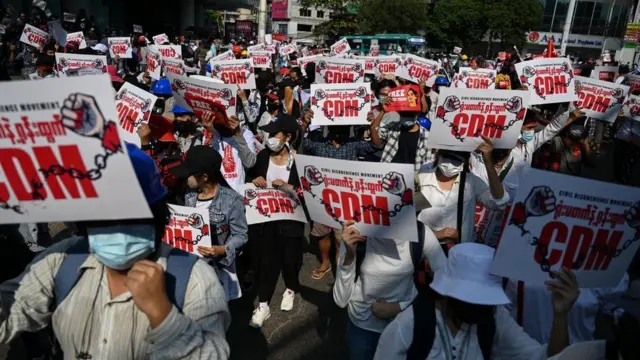 CDM ဆရာဝန်တွေကို ဘွဲ့လွန်သင်တန်း လျော်ကြေး တောင်းခံနေ