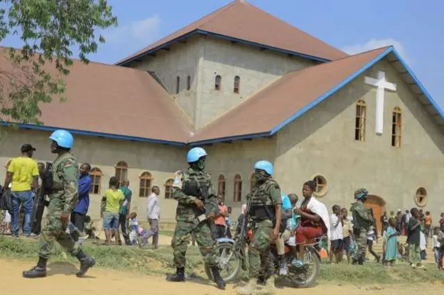 Takribani watu wawili walijeruhiwa baada ya bomu kulipuka kanisani