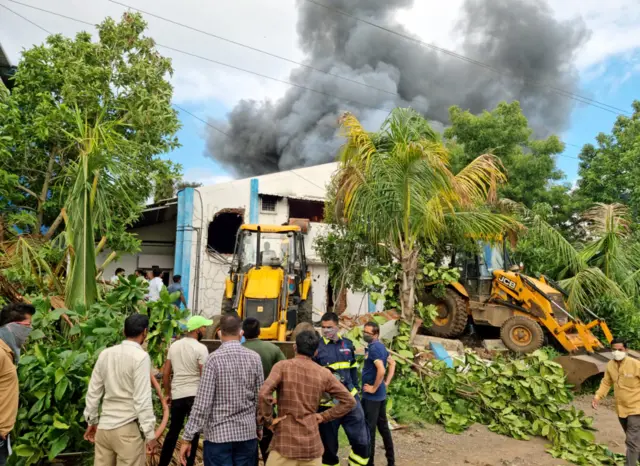 फ़ैक्ट्री में लगी आग