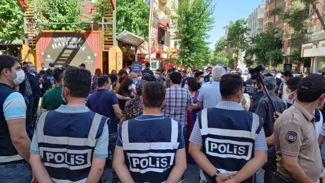 Polis
