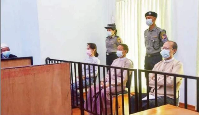 နိုင်ငံပိုင်မီဒီယာက ထုတ်ပြန်တဲ့ မေလ ၂၄ ရက်နေ့ရုံးချိန်းမြင်ကွင်း