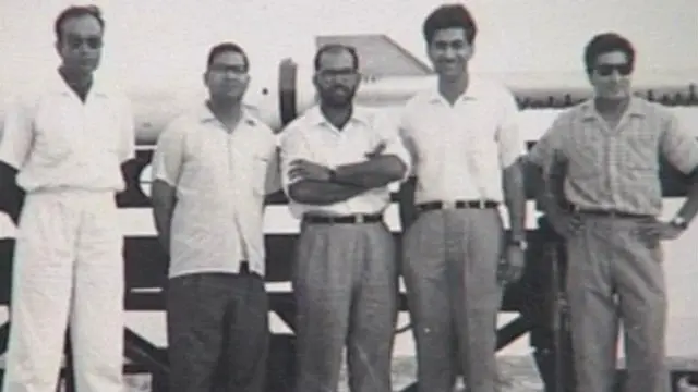 पाकिस्तान के पांच युवा वैज्ञानिकों का एक ग्रुप