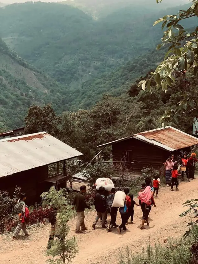 ဇွန်လ ၂ ရက်နေ့က တွေ့ရတဲ့ မင်းတပ်မြို့အနီးက စစ်ရှောင်များ