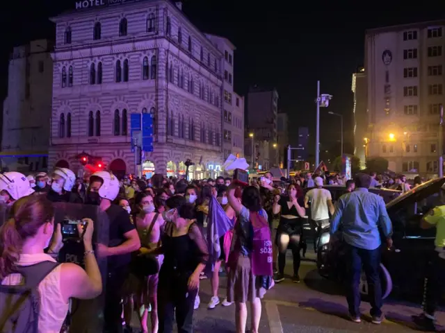 İstanbul Sözleşmesi protesto eylemi