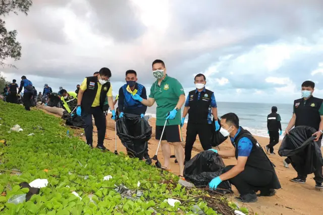 เก็บขยะ