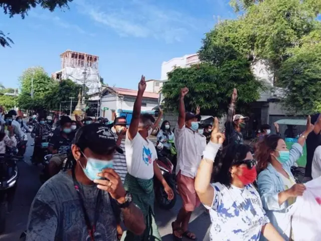 အောင်မြေသာပညာရေးသပိတ်ကျောင်းပေါင်းစုံသပိတ်စစ်ကြောင်း