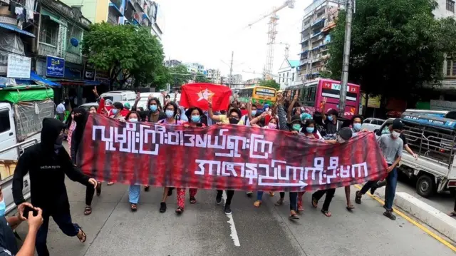 အာဇာနည်နေ့အကြိုဆန္ဒပြပွဲ