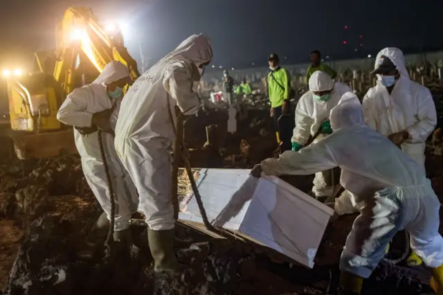 कोरोना से मौतें