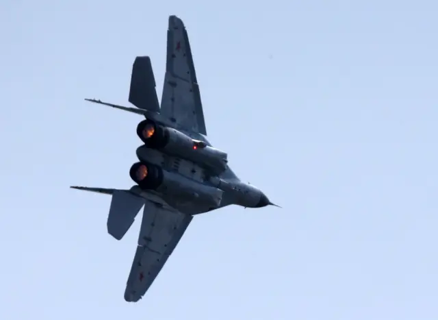 MAKS ပြပွဲမှာ ရုရှားရဲ့  Mikoyan MIG-31 မစ်-၃၁ နောက်ဆုံးပေါ် တိုက်လေယာဥ်ကိုလည်း တွေ့ခဲ့ရ