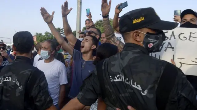 الشارع التونسي