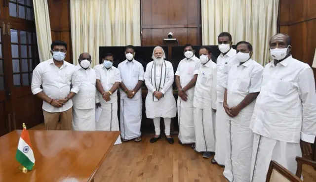 எடப்பாடி மோதி ஓபிஎஸ்