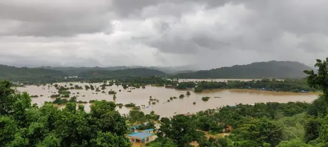 ရခိုင်မှာ မြို့နယ်လေးခုထိ ရေနစ်မြုပ်