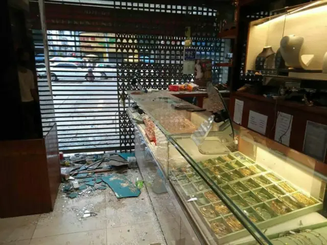 Shwe Nan Taw gold shop Yangon