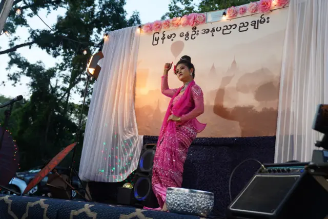 နယူးယောက်က မြန်မာ့နွေဦး အနုပညာ ညချမ်း