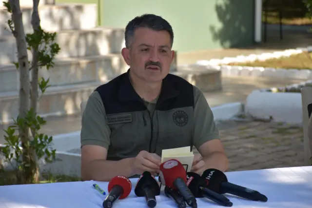 Tarım ve Orman Bakanı Bekir Pakdemirli: "Yangınla mücadele eylem planlarımızı küresel ısınma risklerini de göz önüne alarak yeniliyoruz"