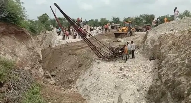राजस्थान के एक खदान में दबे सात मज़दूर