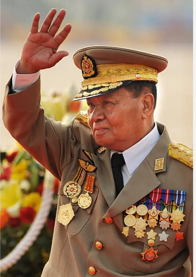 အငြိမ်းစားဗိုလ်ချုပ်မှူးကြီးသန်းရွှေနဲ့ ဇနီး ဆေးရုံ တက်နေရ
