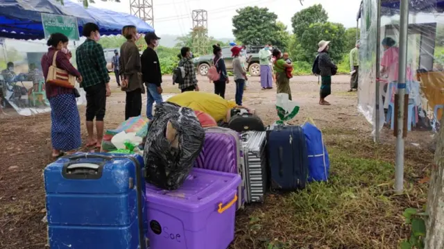 သီတင်း ၂ ပတ်အတွင်း လာအိုကနေပြန်တဲ့ ရွှေတြိဂံရောက်မြန်မာ ၁,၀၀၀ နီးပါးအထိရှိလာ
