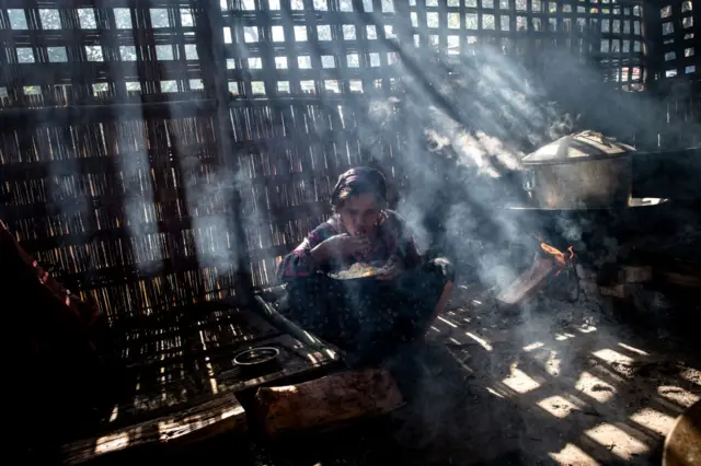 စစ်ရှောင် ဒုက္ခသည်တွေ အများစုက ရွာတွေမှာ ဖြစ်နေ