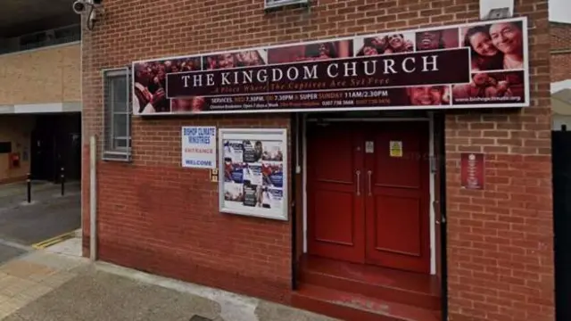 Askofu Wiseman anaendesha kanisa la Bishop Climate Ministries ambalo ni sehemu ya Kingdom Church