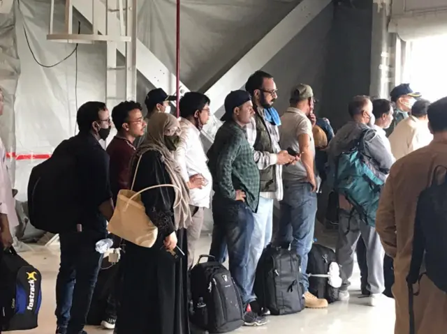 ਕਾਬੁਲ ਤੋਂ ਭਾਰਤੀ ਹਵਾਈ ਸੈਨਾ ਦੀ ਵਿਸ਼ੇਸ਼ ਉਡਾਣ ਰਾਹੀਂ ਅਫ਼ਗਾਨ ਅਤੇ ਭਾਰਤੀ ਨਾਗਰਿਕ ਭਾਰਤ ਪਹੁੰਚੇ ਹਨ।