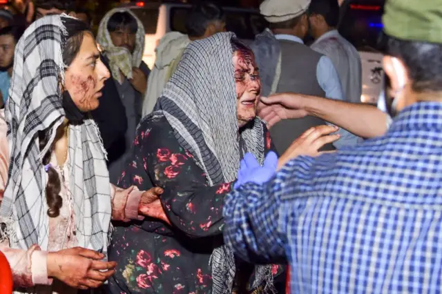 Mutum 60 ne suka mutu a hare-haren bam na filin jirgin saman Kabul