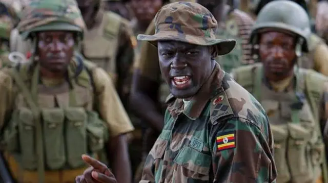 Paul Lokech anasifiwa kumtimua al-Shabab kutoka mji mkuu wa Somalia, Mogadishu Picha ya picha: Paul Lokech anasifiwa kwa kuwatimua al-Shabab kutoka mji mkuu wa Somalia, Mogadishu
