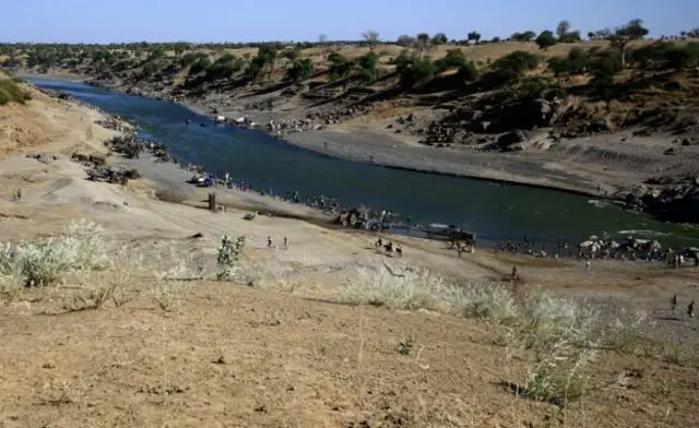 Webigan ayaa dhex maraa gobolka ay colaadaha ka taagan yihiin ee Tigray