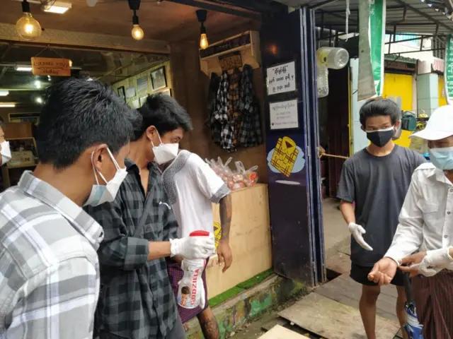 အခြေခံစားကုန်တွေကို ကျပ် ၁၀၀ ထက်မပိုပဲရောင်းချပေးလာကြ