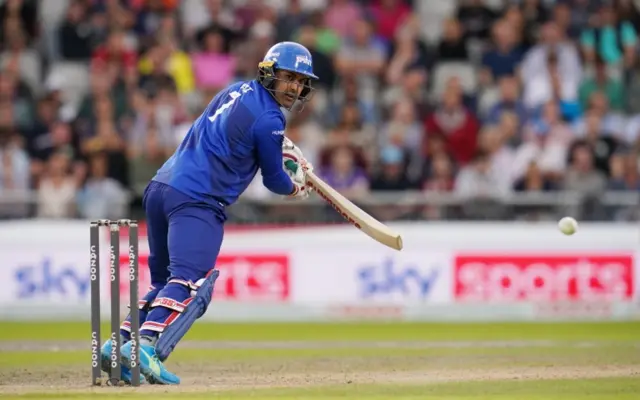 मोहम्मद नबी ऑलराउंडर खिलाड़ी हैं