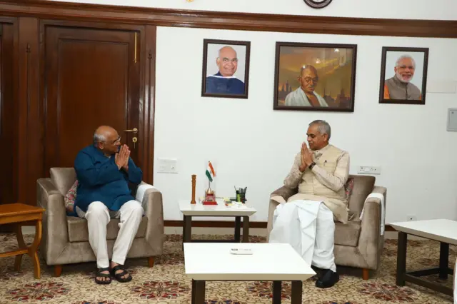 12 સપ્ટેમ્બર 2021, રાજભવન ખાતે રાજ્યપાલ આચાર્ય દેવવ્રત સાથે નવનિયુક્ત મુખ્ય મંત્રી ભૂપેન્દ્ર પટેલ