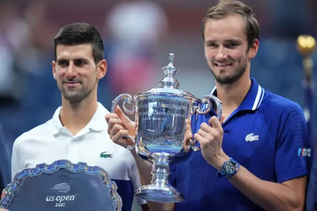 मेदवेदेव  ने जोकोविच को 6-4, 6-4, 6-4 से हराया