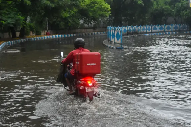 कोलकाता में बारिश