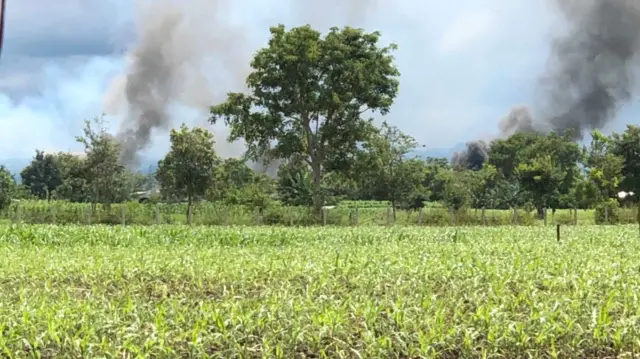 တိုက်ပွဲတွေဖြစ်နေနေ ဒီးမော့ဆိုမြို့နယ်  ကုန်းသာကျေးရွာ